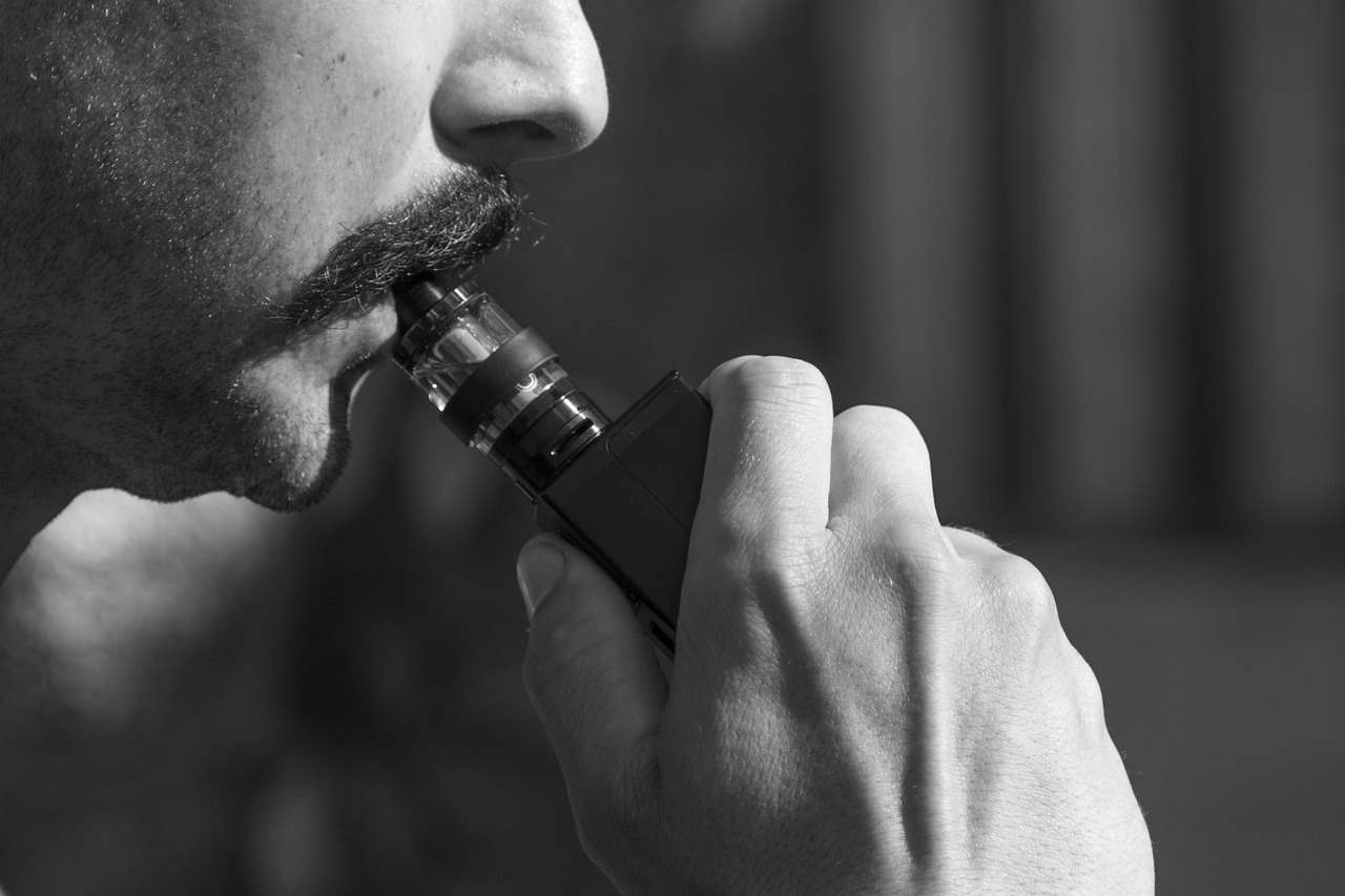 Wiliane Fernandes: “Cigarro eletrônico é nova versão da indústria do tabaco”