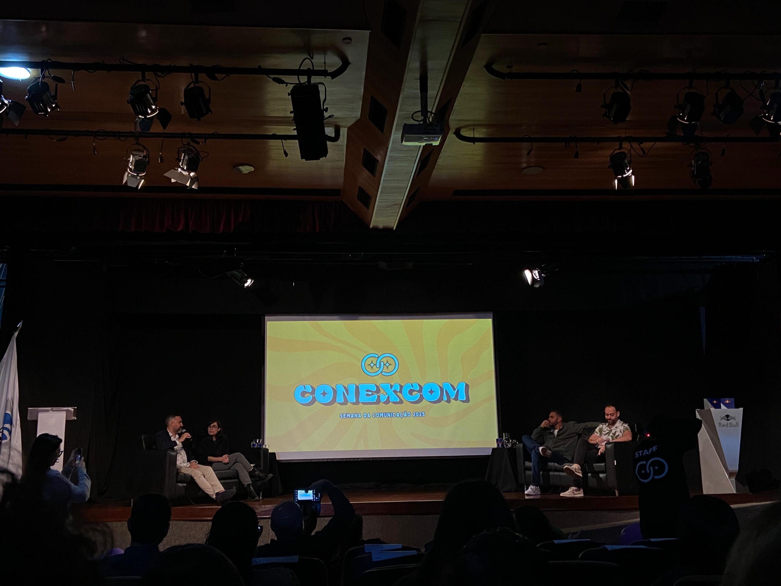 Conexcom: debate sobre IA reforça importância da formação profissional