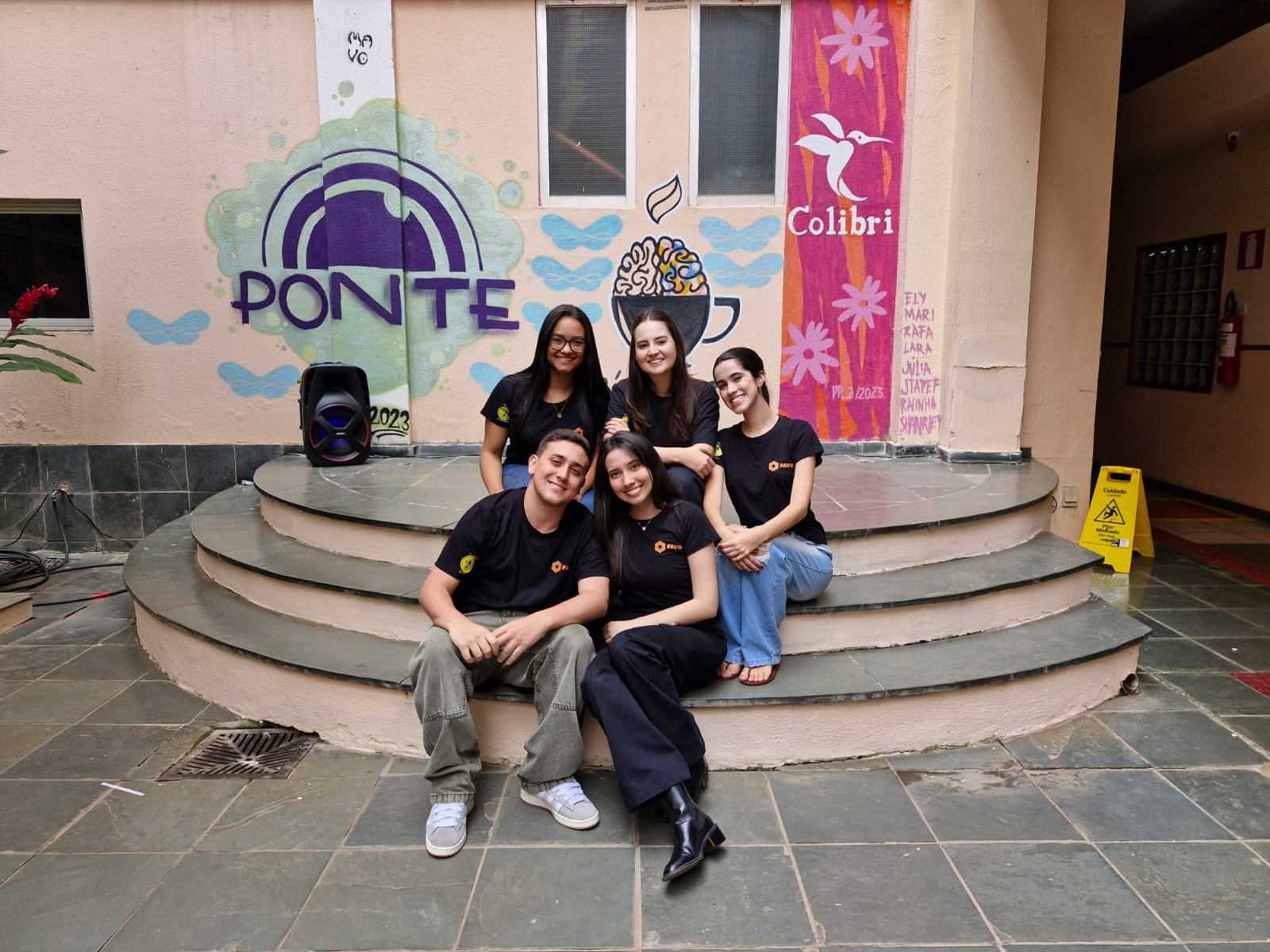 Produtora Favo transforma pátio do FCH em experiência interativa e audiovisual
