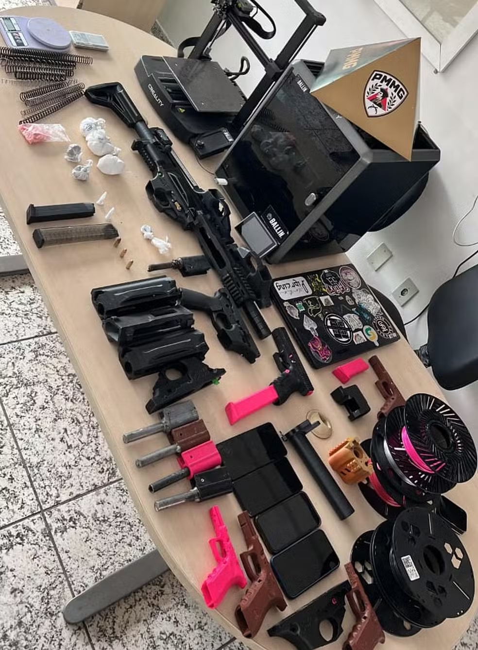 Fábrica clandestina de armas é fechada em BH